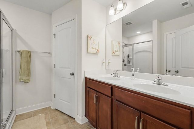 324 E Porthaven Way, Clayton, NC 27527