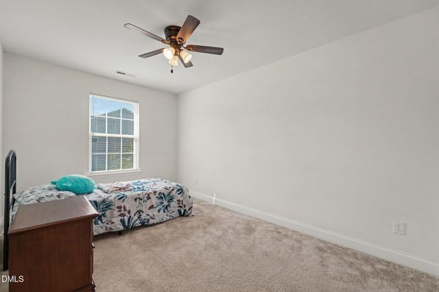 324 E Porthaven Way, Clayton, NC 27527