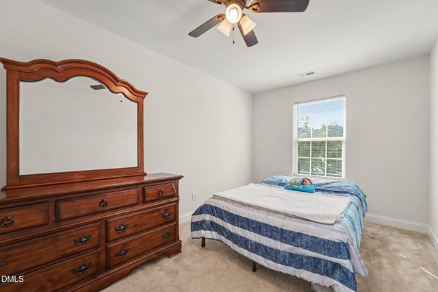 324 E Porthaven Way, Clayton, NC 27527