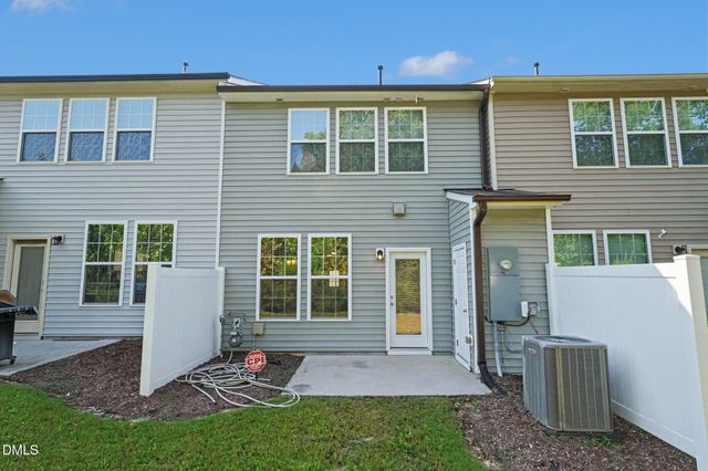 324 E Porthaven Way, Clayton, NC 27527
