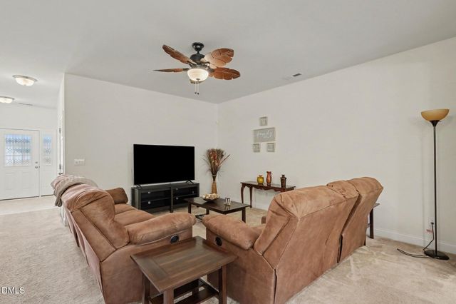 324 E Porthaven Way, Clayton, NC 27527