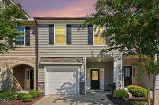 324 E Porthaven Way, Clayton, NC 27527