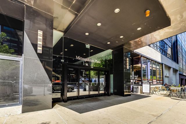 130 S Canal Street 218, Chicago, IL 60606