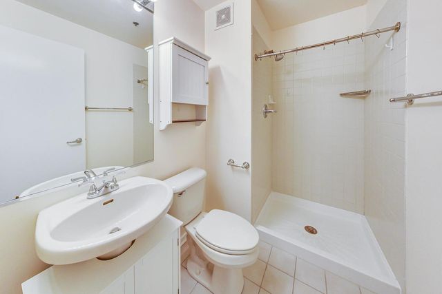 130 S Canal Street 218, Chicago, IL 60606