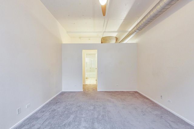 130 S Canal Street 218, Chicago, IL 60606