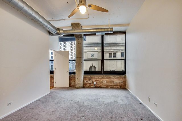 130 S Canal Street 218, Chicago, IL 60606