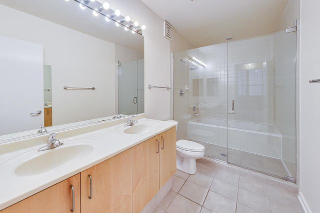 130 S Canal Street 218, Chicago, IL 60606