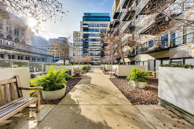 130 S Canal Street 218, Chicago, IL 60606