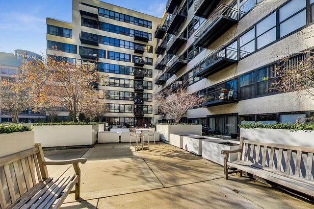 130 S Canal Street 218, Chicago, IL 60606