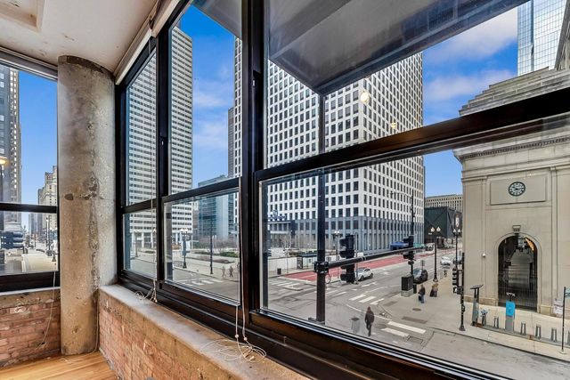 130 S Canal Street 218, Chicago, IL 60606