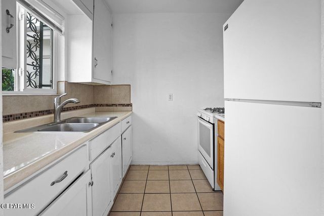 2821 Fort Boulevard 3, El Paso, TX 79930