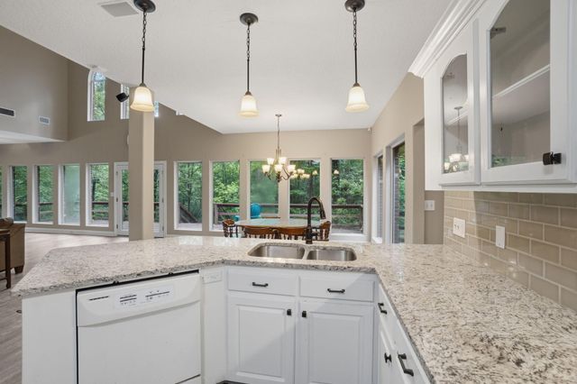 983 Bonhomie, Hattiesburg, MS 39401