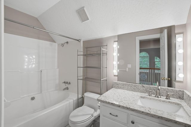 983 Bonhomie, Hattiesburg, MS 39401