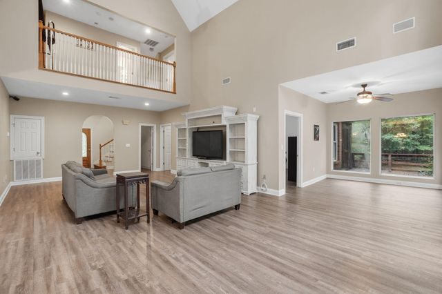 983 Bonhomie, Hattiesburg, MS 39401