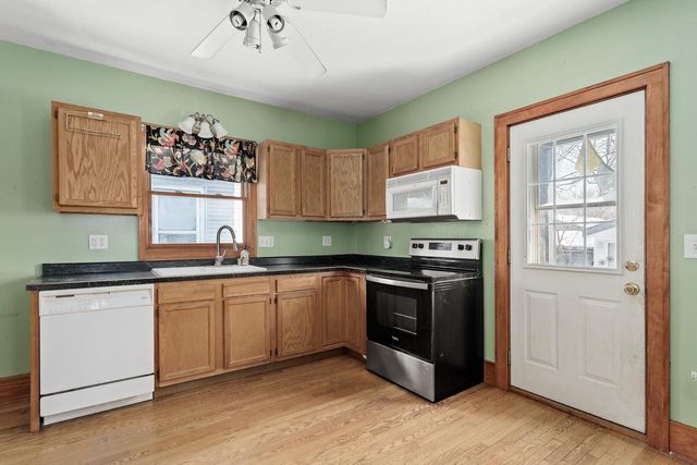 207 N Prairie AVENUE, Waukesha, WI 53186