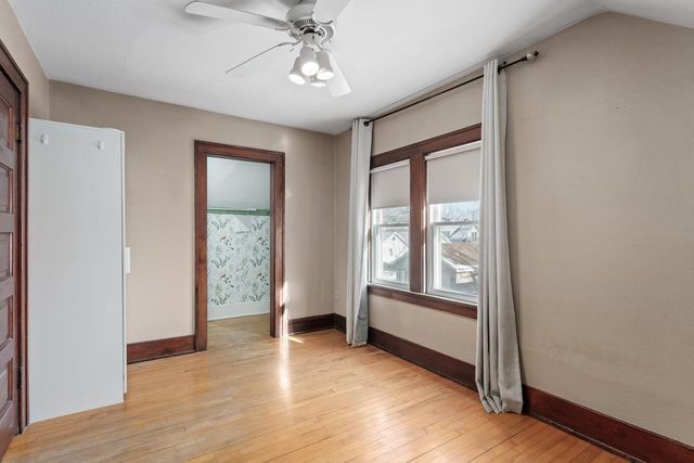 207 N Prairie AVENUE, Waukesha, WI 53186