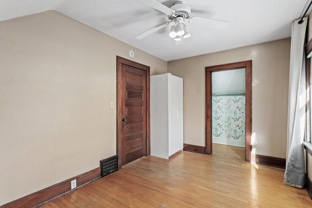 207 N Prairie AVENUE, Waukesha, WI 53186