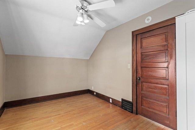 207 N Prairie AVENUE, Waukesha, WI 53186