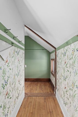 207 N Prairie AVENUE, Waukesha, WI 53186