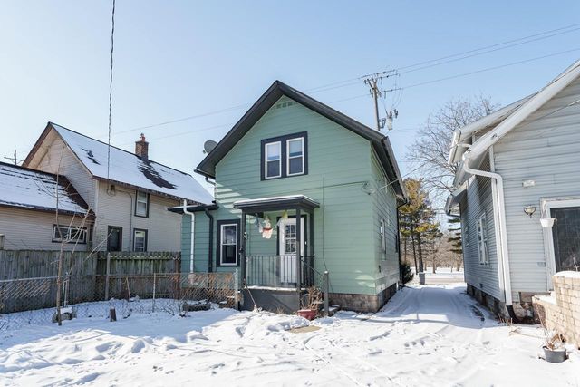 207 N Prairie AVENUE, Waukesha, WI 53186