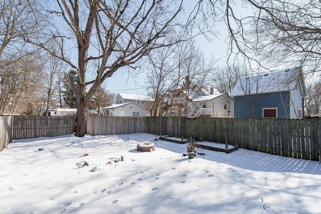 207 N Prairie AVENUE, Waukesha, WI 53186