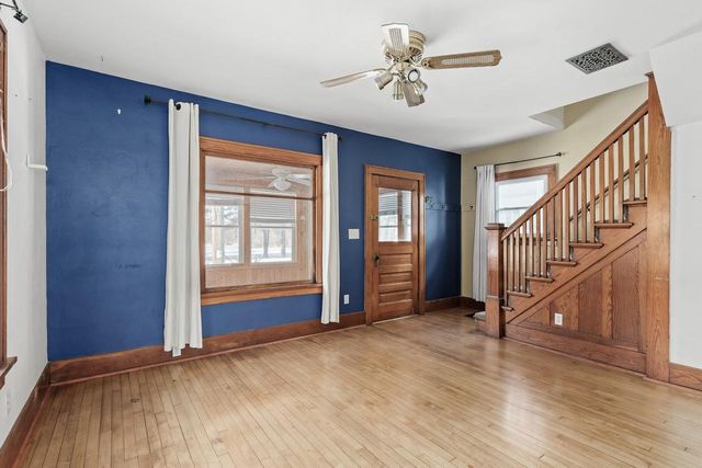 207 N Prairie AVENUE, Waukesha, WI 53186