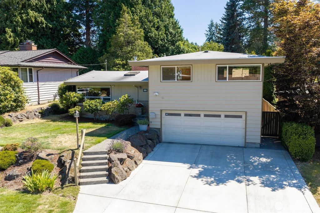1925 SW 167th Street, Burien, WA 98166