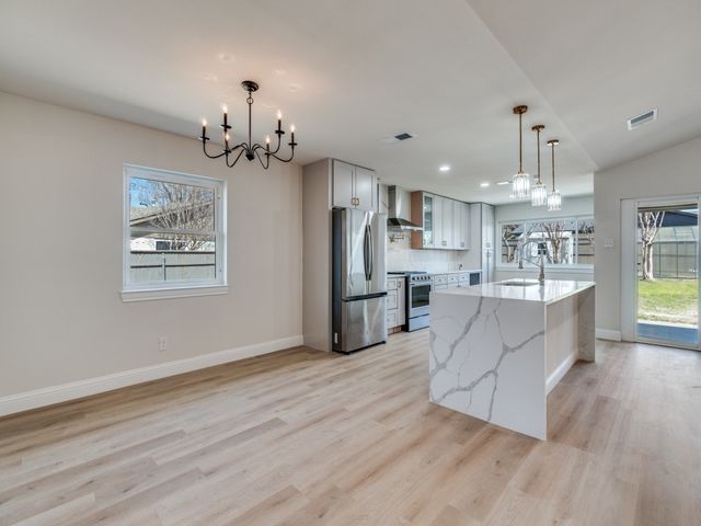 9008 Flicker Lane, Dallas, TX 75238