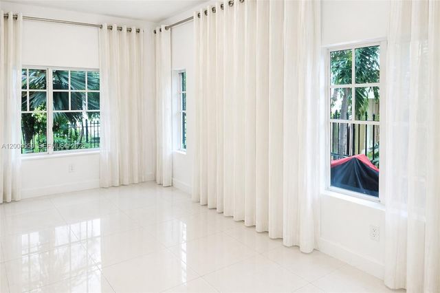 750 Pennsylvania Ave 1, Miami Beach, FL 33139