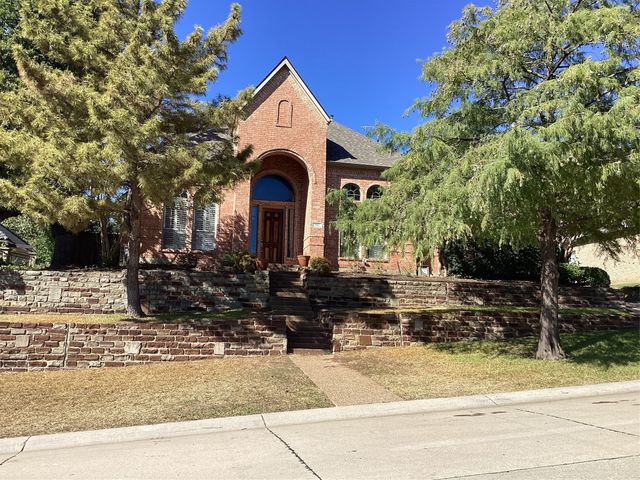 917 Excalibur Drive, Highland Village, TX 75077