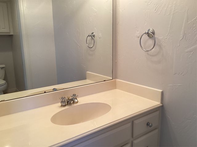 917 Excalibur Drive, Highland Village, TX 75077