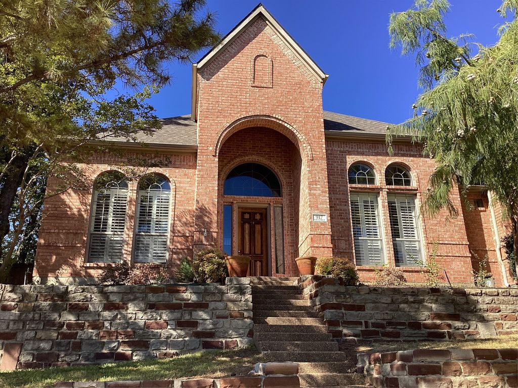 917 Excalibur Drive, Highland Village, TX 75077