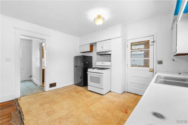 102 Mechanic Street, Lenox, NY 13032