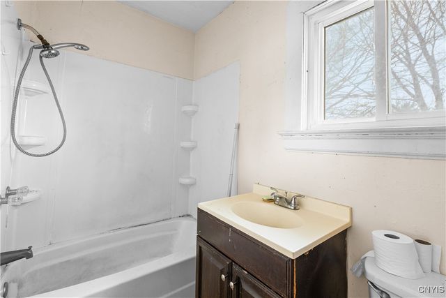 102 Mechanic Street, Lenox, NY 13032