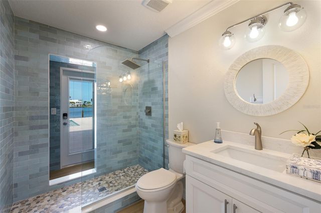 532 70TH STREET, Holmes Beach, FL 34217