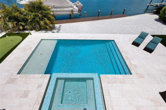 532 70TH STREET, Holmes Beach, FL 34217