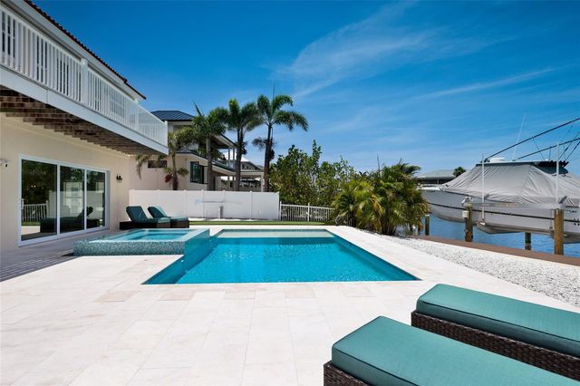 532 70TH STREET, Holmes Beach, FL 34217