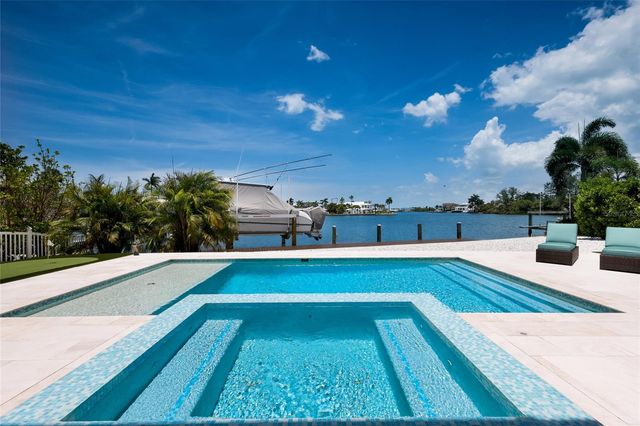 532 70TH STREET, Holmes Beach, FL 34217