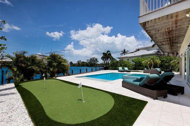 532 70TH STREET, Holmes Beach, FL 34217