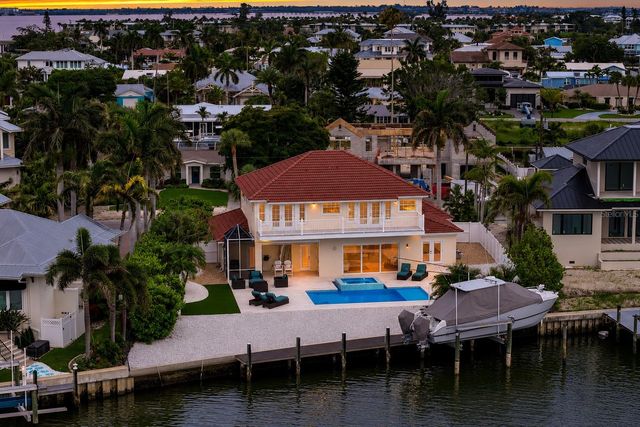 532 70TH STREET, Holmes Beach, FL 34217