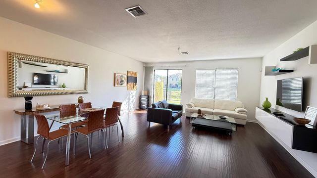 10355 Wellington Parc Drive, Wellington, FL 33449
