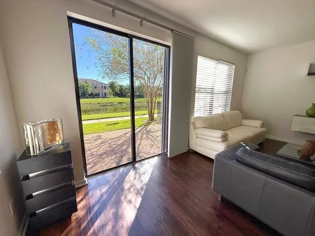 10355 Wellington Parc Drive, Wellington, FL 33449
