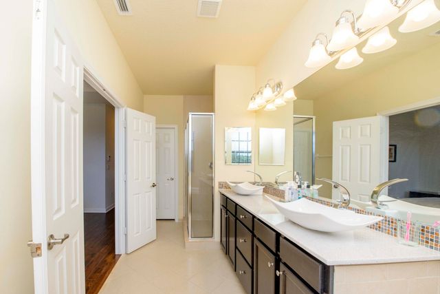 10355 Wellington Parc Drive, Wellington, FL 33449