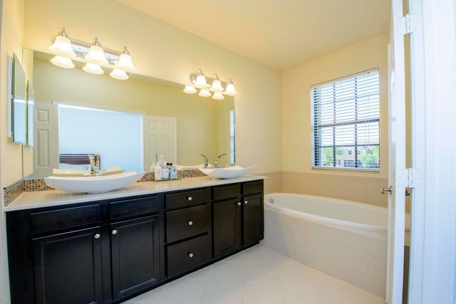 10355 Wellington Parc Drive, Wellington, FL 33449