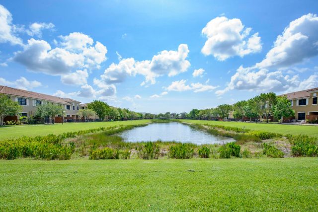 10355 Wellington Parc Drive, Wellington, FL 33449