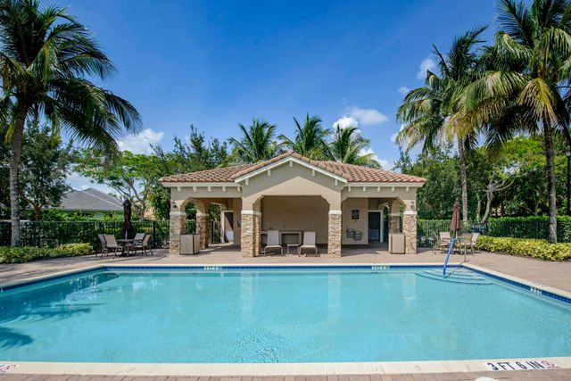 10355 Wellington Parc Drive, Wellington, FL 33449