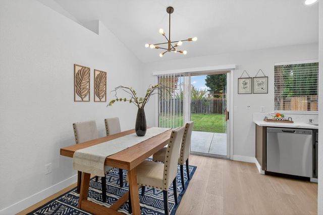 5546 Rightwood Way, Sacramento, CA 95823