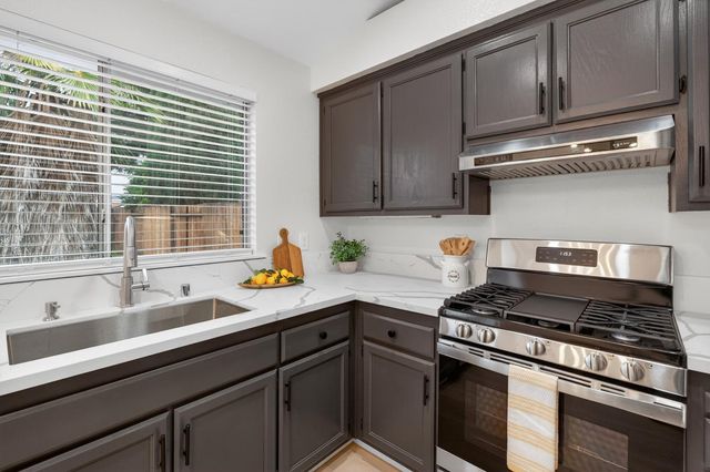 5546 Rightwood Way, Sacramento, CA 95823