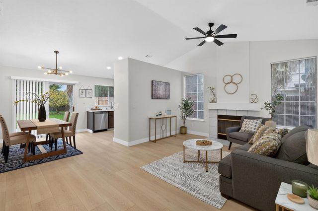 5546 Rightwood Way, Sacramento, CA 95823