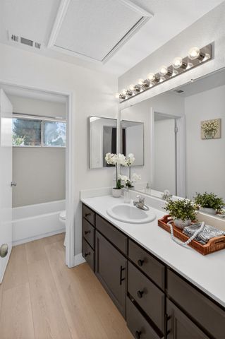 5546 Rightwood Way, Sacramento, CA 95823